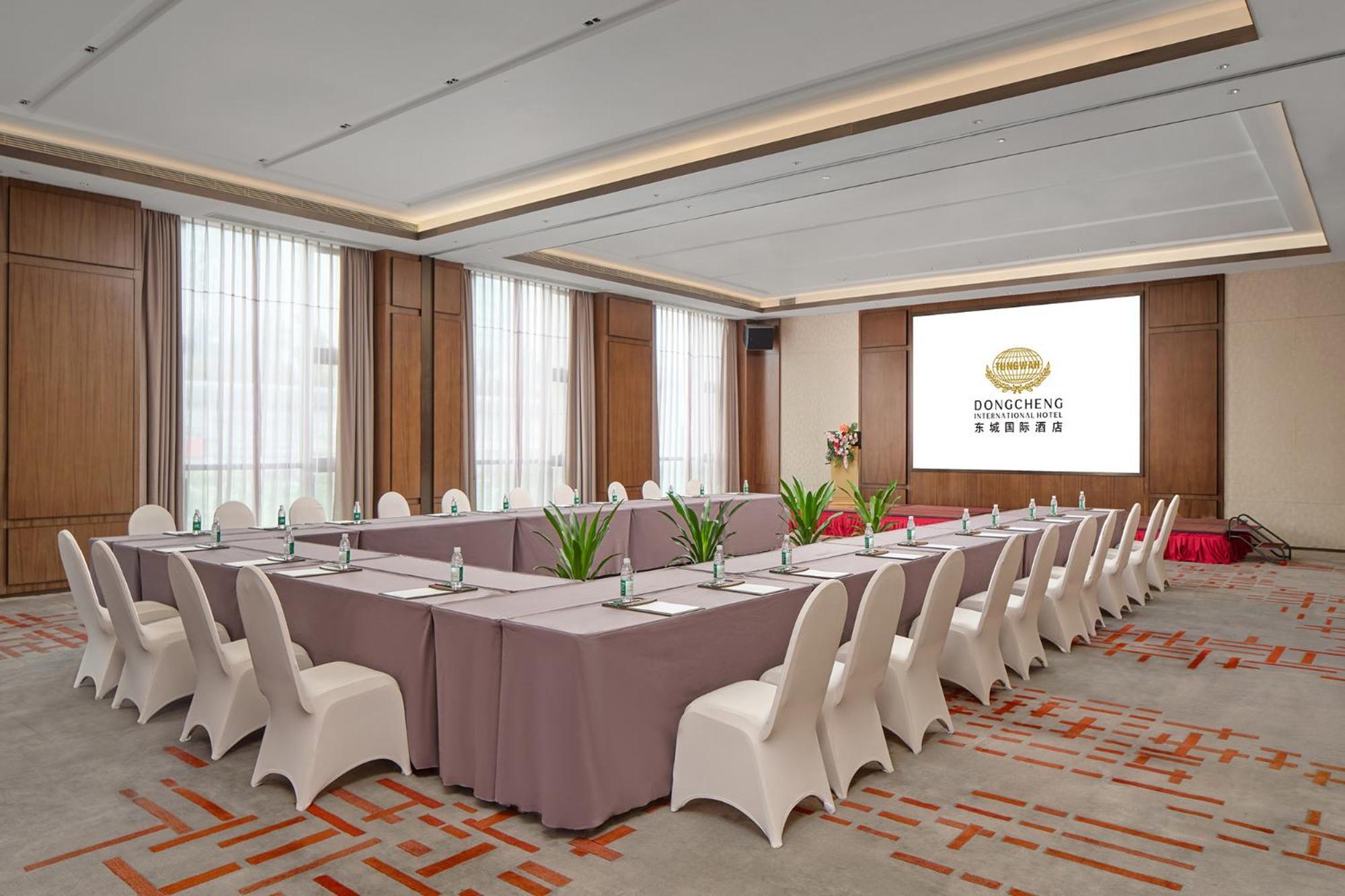 Dongguan Dongcheng International Hotel - Free Shuttle Buses For Executive Room Guests During Canton Fair Exterior photo