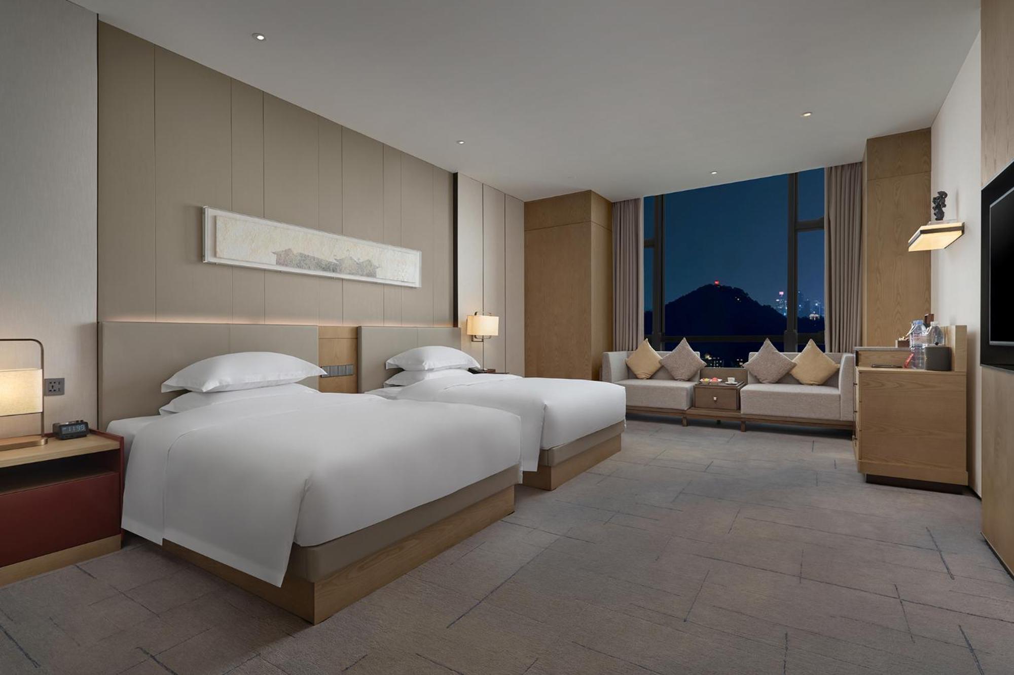 Dongguan Dongcheng International Hotel - Free Shuttle Buses For Executive Room Guests During Canton Fair Exterior photo